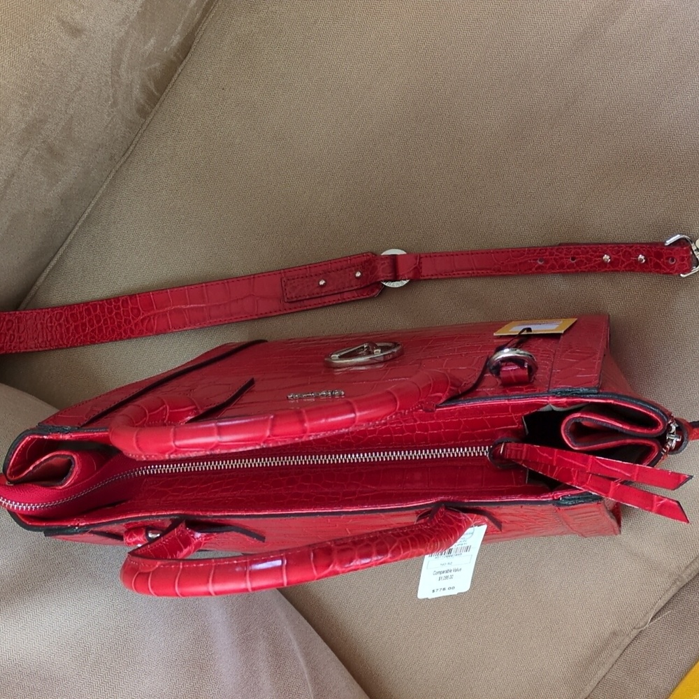 ❤️ Valentino by Mario Valentino Charmont Poppy Red Croc Leather Tote RARE - Picture 8 of 15